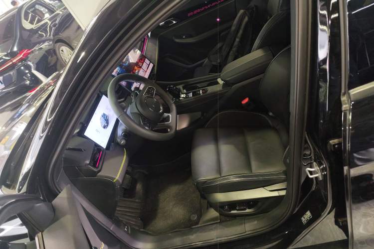 Used Lynk & Co 03 2025 2.0TD DCT Champion Edition Pro Left Front Seat