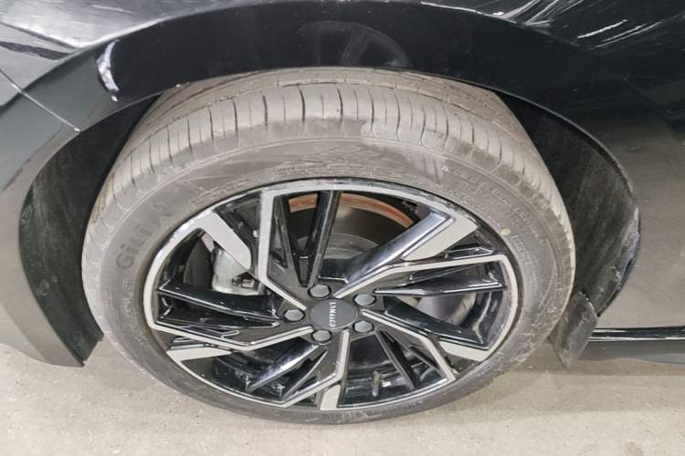 Used Lynk & Co 03 2025 1.5TD DCT Champion Edition Plus Left Front Wheel Hub