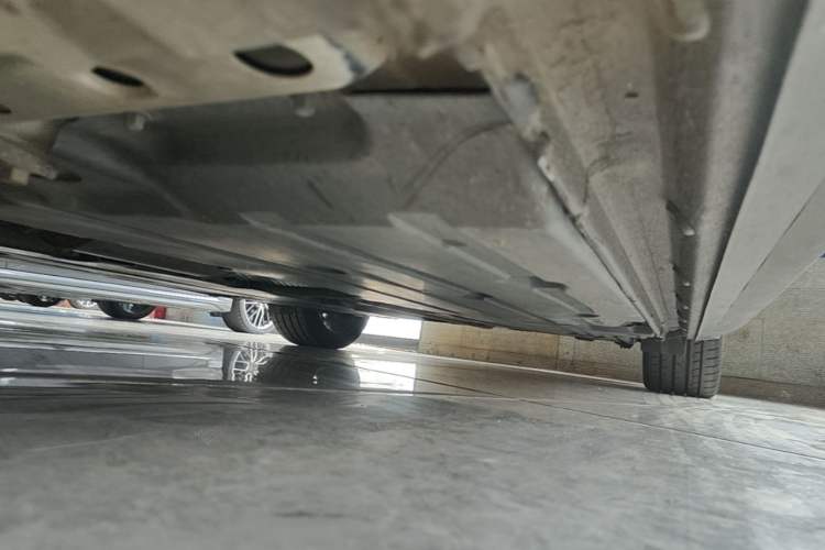 Used Lynk & Co 03 2025 2.0TD DCT Champion Edition Pro Left Side Sill