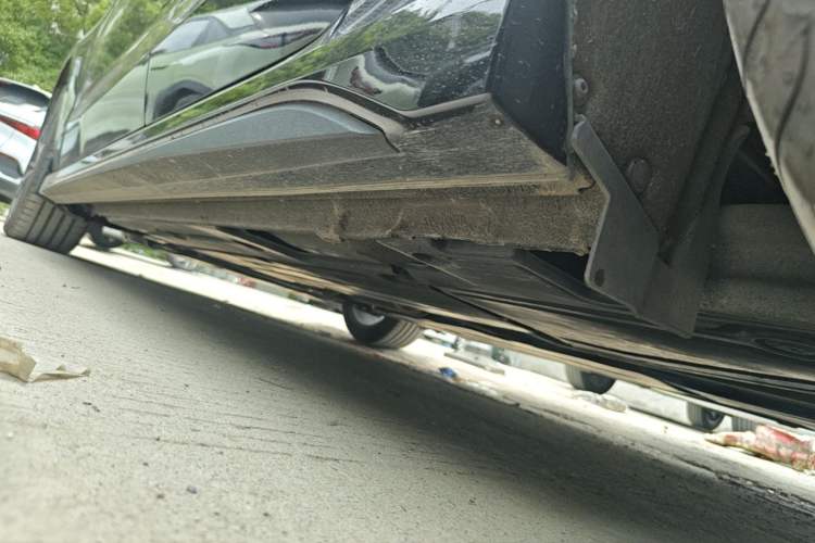 Used Lynk & Co 03 2025 1.5TD DCT Champion Edition Pro Left Side Sill
