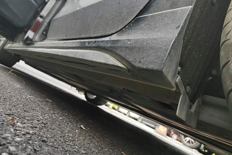 Used Lynk & Co 03 2025 2.0TD DCT Champion Edition Pro Left Side Sill