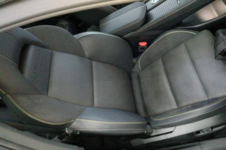 Used Lynk & Co 03 2025 1.5TD DCT Champion Edition Pro Right Front Seat