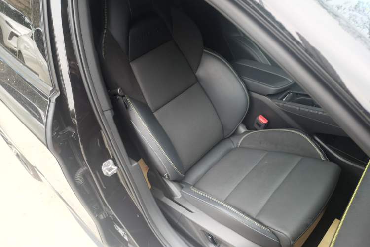 Used Lynk & Co 03 2025 1.5TD DCT Champion Edition Pro Right Front Seat