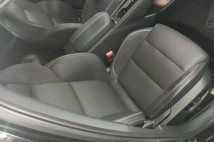 Used Lynk & Co 03 2025 1.5TD DCT Champion Edition Pro Right Front Seat