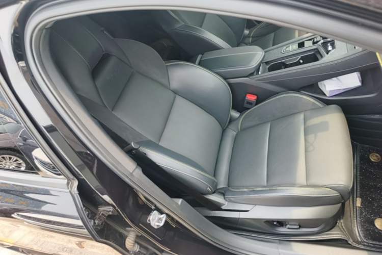 Used Lynk & Co 03 2025 1.5TD DCT Champion Edition Pro Right Front Seat