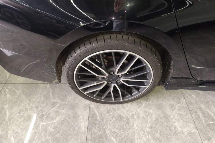 Used Lynk & Co 03 2025 2.0TD DCT Champion Edition Pro Right Rear Wheel Hub