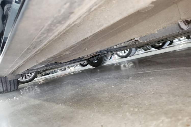 Used Lynk & Co 03 2025 1.5TD DCT Champion Edition Plus Right Side Sill