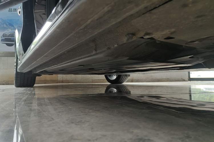 Used Lynk & Co 03 2025 2.0TD DCT Champion Edition Pro Right Side Sill