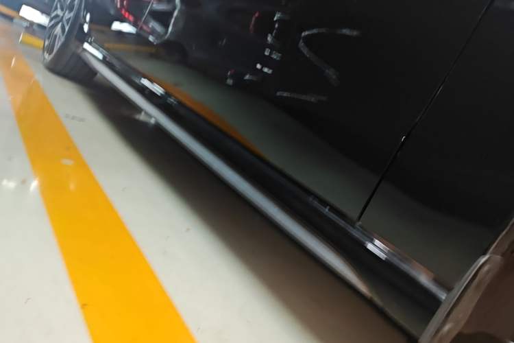 Used Lynk & Co 03 2025 2.0TD DCT Champion Edition Pro Right Side Sill
