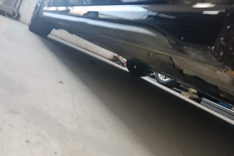 Used Lynk & Co 03 2025 1.5TD DCT Champion Edition Pro Right Side Sill