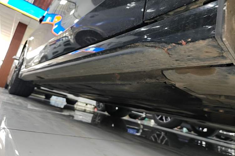 Used Lynk & Co 03 2025 2.0TD DCT Champion Edition Pro Right Side Sill