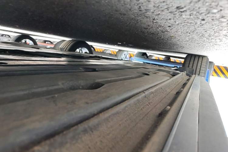 Used Lynk & Co 03 2025 1.5TD DCT Champion Edition Pro Right Side Sill