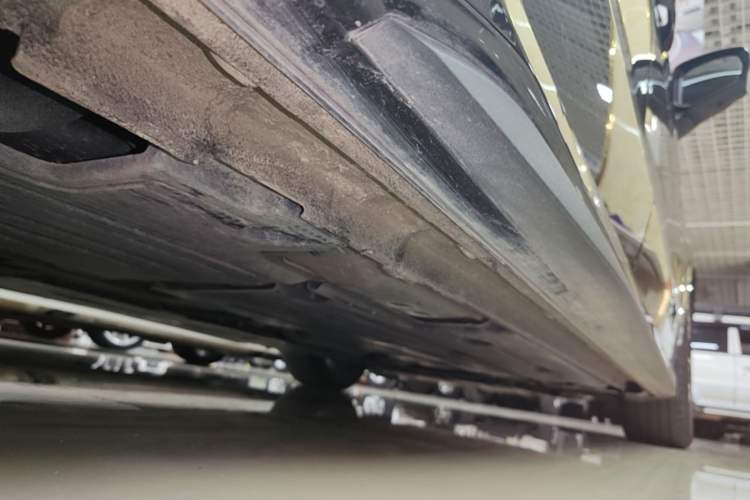 Used Lynk & Co 03 2025 1.5TD DCT Champion Edition Pro Right Side Sill