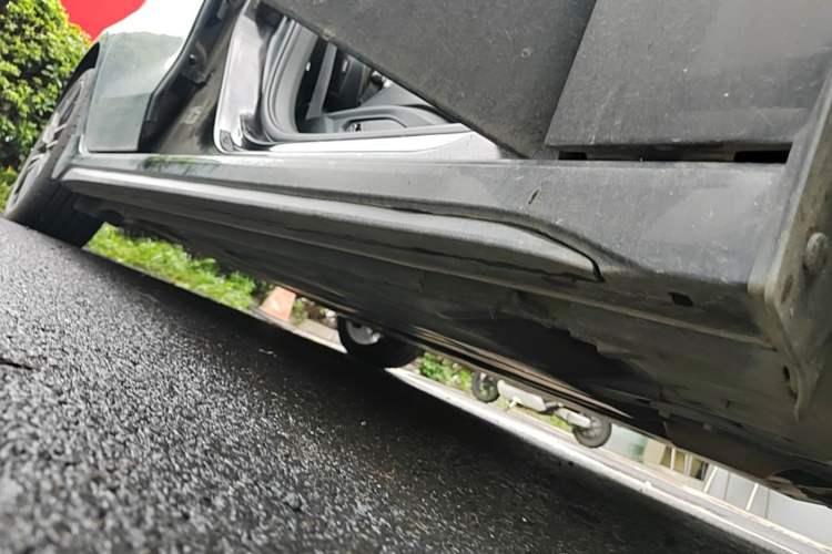Used Lynk & Co 03 2025 2.0TD DCT Champion Edition Pro Right Side Sill