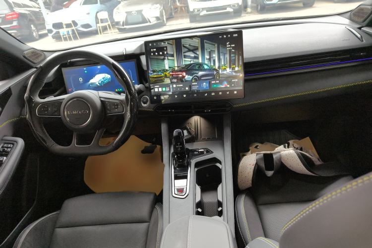 Used Lynk & Co 03 2025 1.5TD DCT Champion Edition Pro Center Console