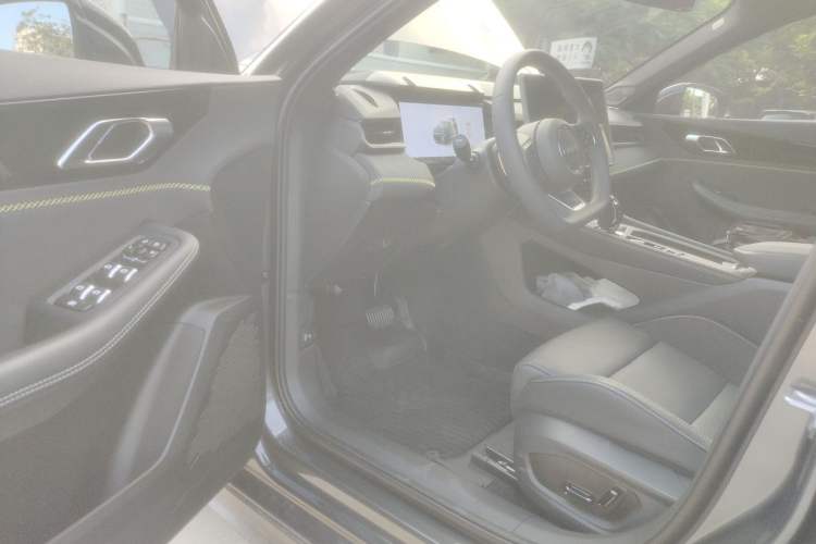 Used Lynk & Co 03 2025 1.5TD DCT Champion Edition Pro Driver Seat
