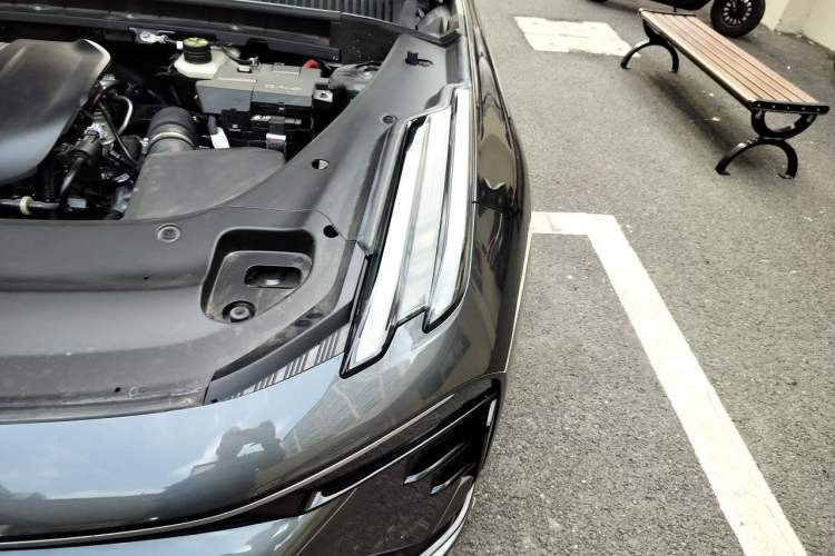 Used Lynk & Co 03 2025 1.5TD DCT Champion Edition Pro Engine Bay Left