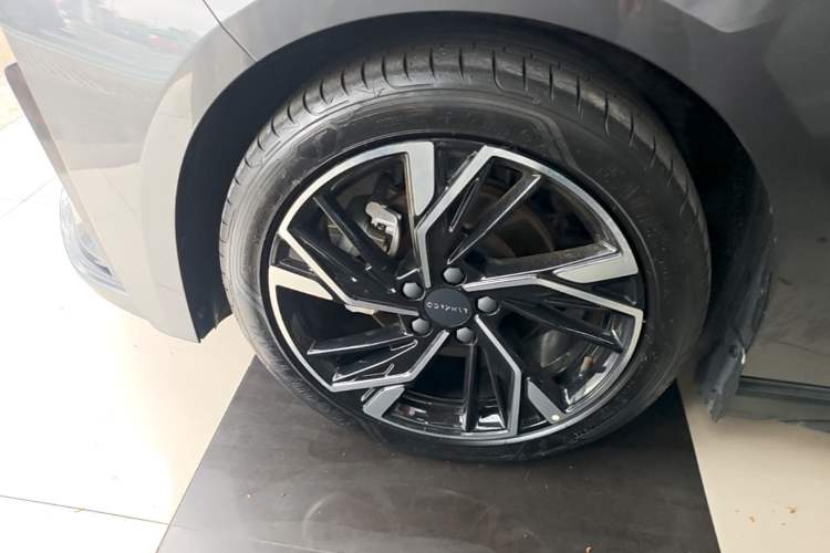 Used Lynk & Co 03 2025 1.5TD DCT Champion Edition Pro Exterior 4