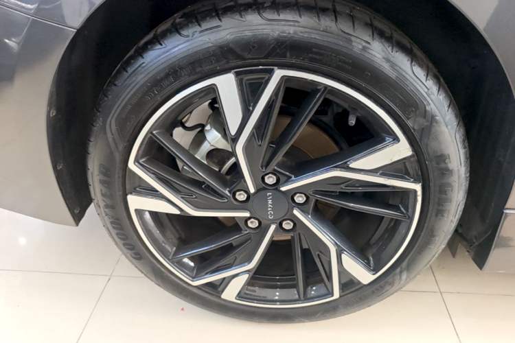 Used Lynk & Co 03 2025 1.5TD DCT Champion Edition Pro Exterior 5