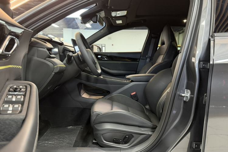 Used Lynk & Co 03 2025 1.5TD DCT Champion Edition Pro Interior 4