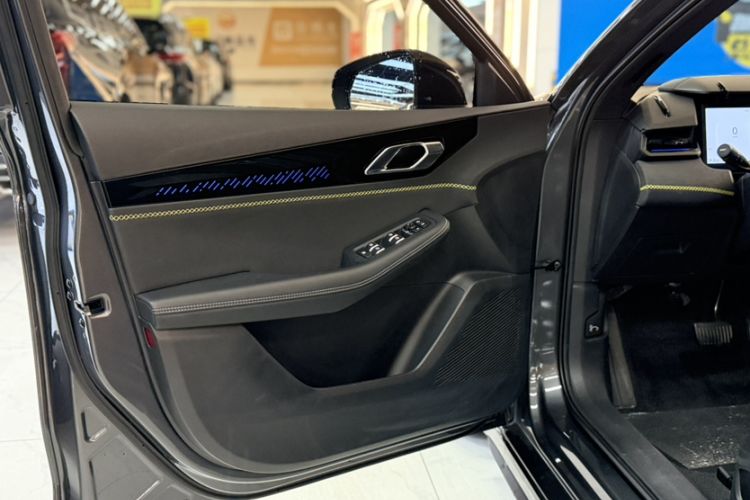 Used Lynk & Co 03 2025 1.5TD DCT Champion Edition Pro Interior 6