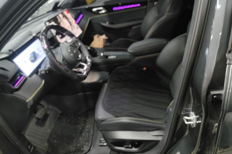 Used Lynk & Co 03 2025 1.5TD DCT Champion Edition Pro Left Front Seat