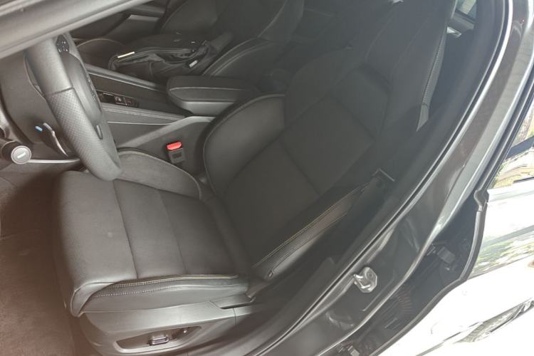 Used Lynk & Co 03 2025 1.5TD DCT Champion Edition Pro Left Front Seat