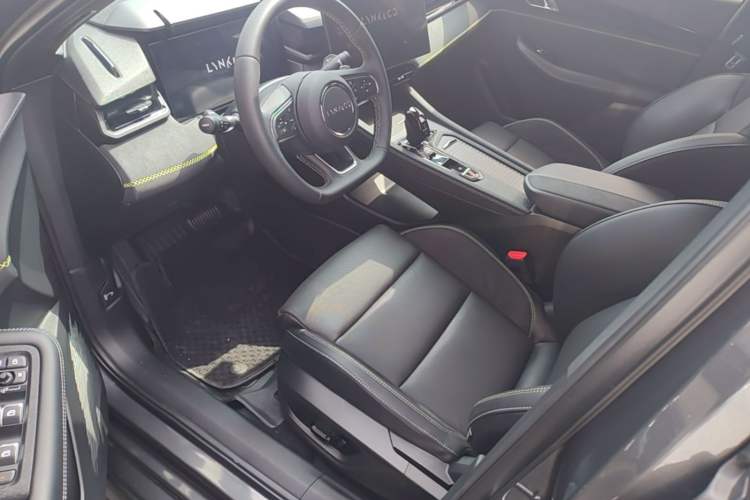 Used Lynk & Co 03 2025 1.5TD DCT Champion Edition Pro Left Front Seat