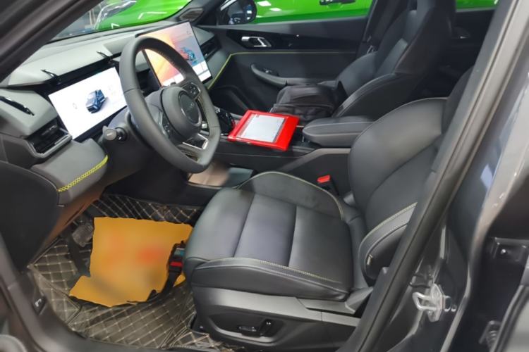Used Lynk & Co 03 2025 1.5TD DCT Champion Edition Pro Left Front Seat