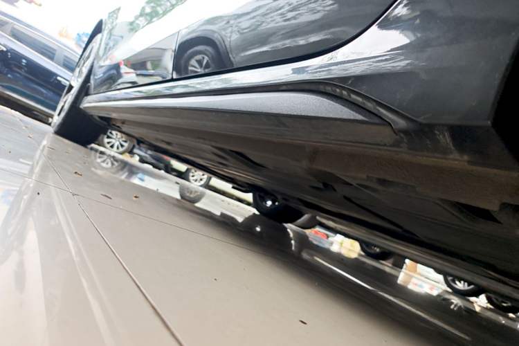 Used Lynk & Co 03 2025 1.5TD DCT Champion Edition Pro Left Side Sill
