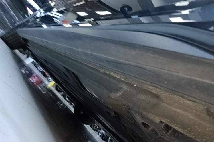 Used Lynk & Co 03 2025 1.5TD DCT Champion Edition Pro Left Side Sill