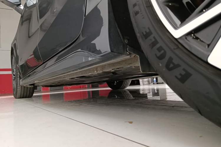 Used Lynk & Co 03 2025 1.5TD DCT Champion Edition Pro Left Side Sill