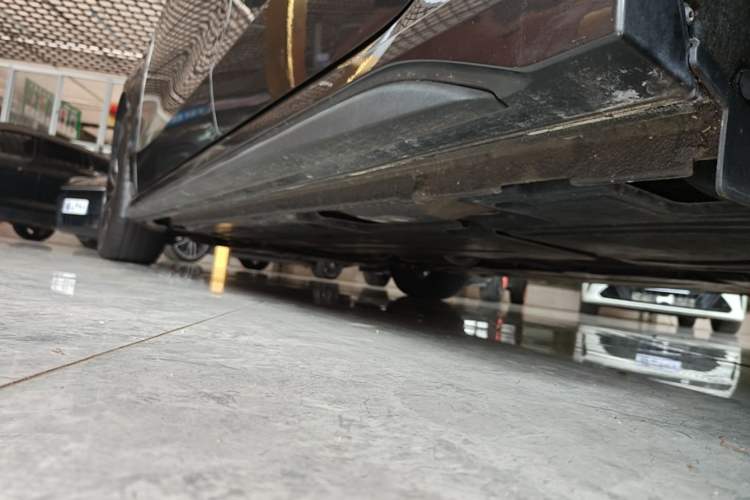 Used Lynk & Co 03 2025 1.5TD DCT Champion Edition Pro Left Side Sill