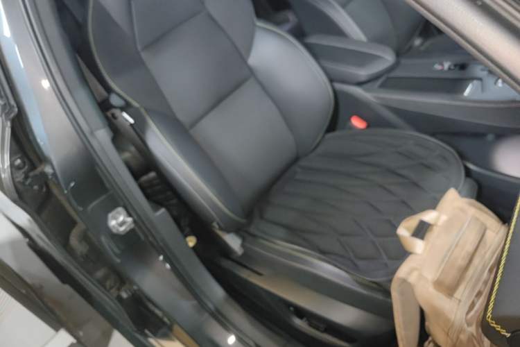 Used Lynk & Co 03 2025 1.5TD DCT Champion Edition Pro Right Front Seat