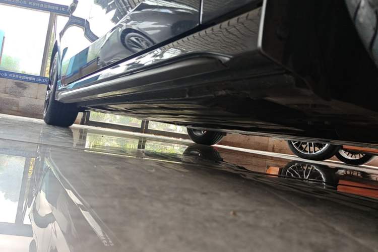 Used Lynk & Co 03 2025 1.5TD DCT Champion Edition Pro Right Side Sill