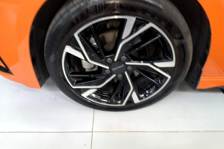 Used Lynk & Co 03 2025 1.5TD DCT Champion Edition Pro Left Front Wheel Hub