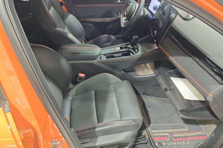 Used Lynk & Co 03 2025 2.0TD DCT Champion Edition Pro Right Front Seat