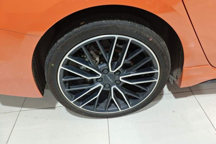 Used Lynk & Co 03 2025 2.0TD DCT Champion Edition Pro Right Rear Wheel Hub