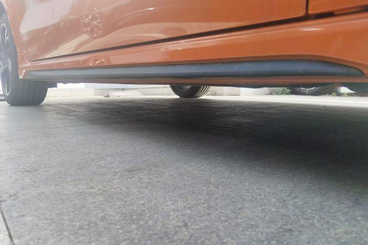 Used Lynk & Co 03 2025 1.5TD DCT Champion Edition Pro Right Side Sill