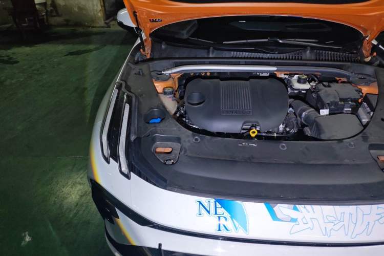 Used Lynk & Co 03 2025 1.5TD DCT Champion Edition Pro Engine Bay Right