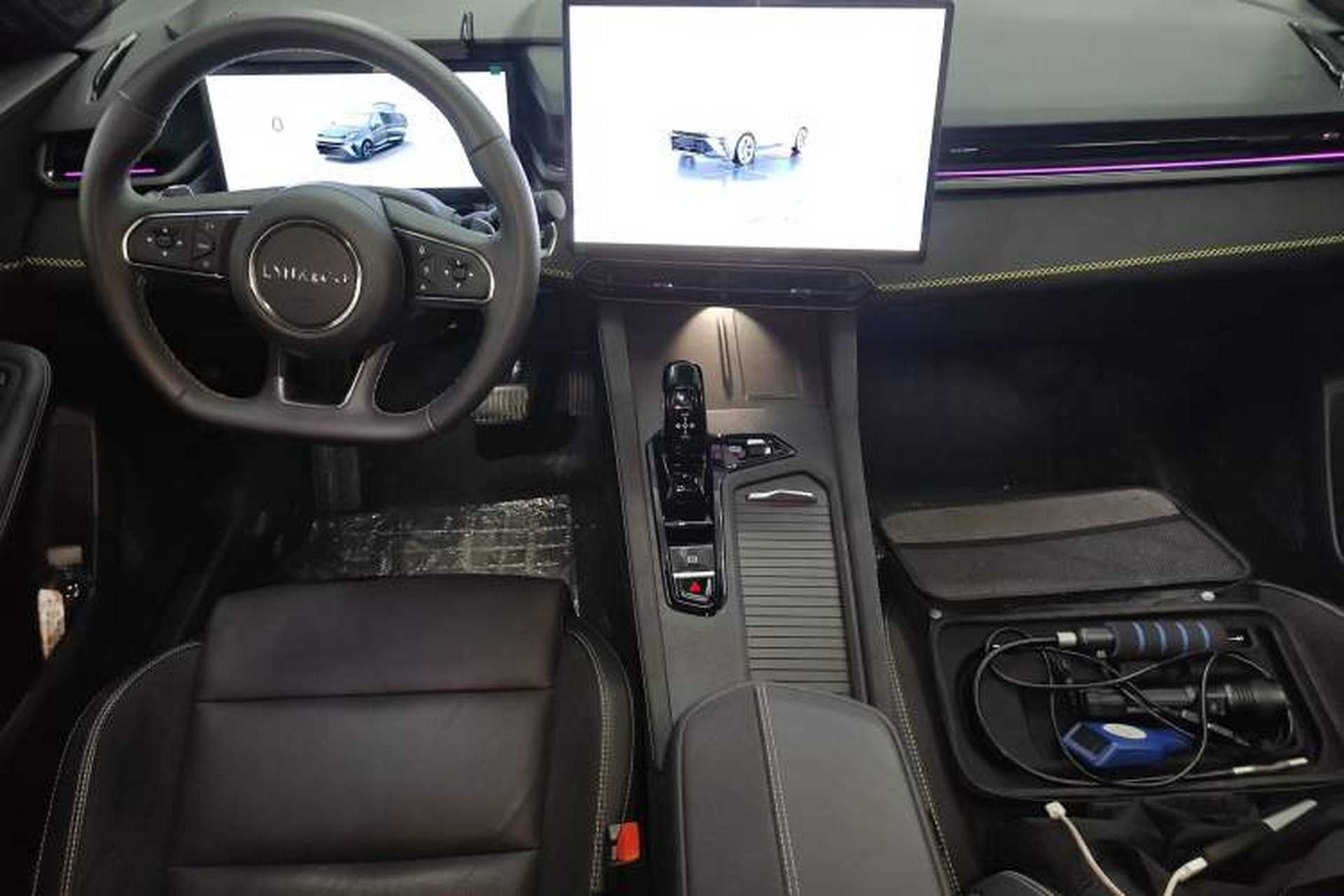 Used Lynk & Co 03 2025 2.0TD DCT Champion Edition Pro Center Console