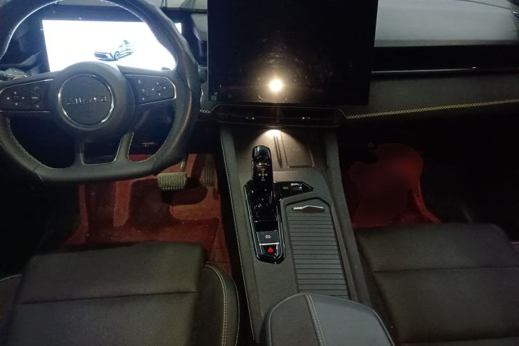 Used Lynk & Co 03 2025 1.5TD DCT Champion Edition Pro Center Console