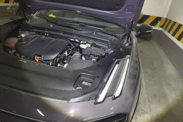 Used Lynk & Co 03 2025 1.5TD DCT Champion Edition Pro Engine Bay Left