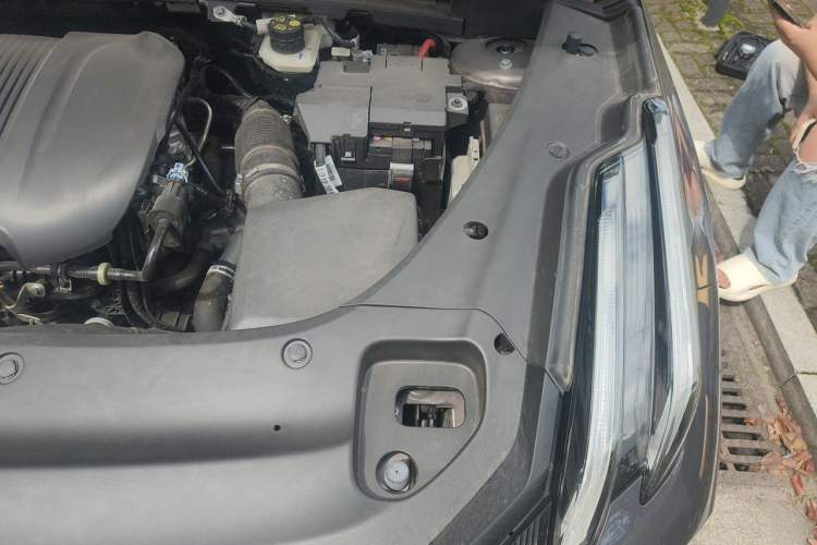 Used Lynk & Co 03 2025 1.5TD DCT Champion Edition Pro Engine Bay Left