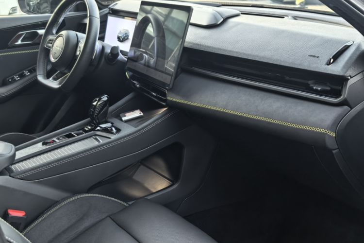 Used Lynk & Co 03 2025 1.5TD DCT Champion Edition Pro Interior 10