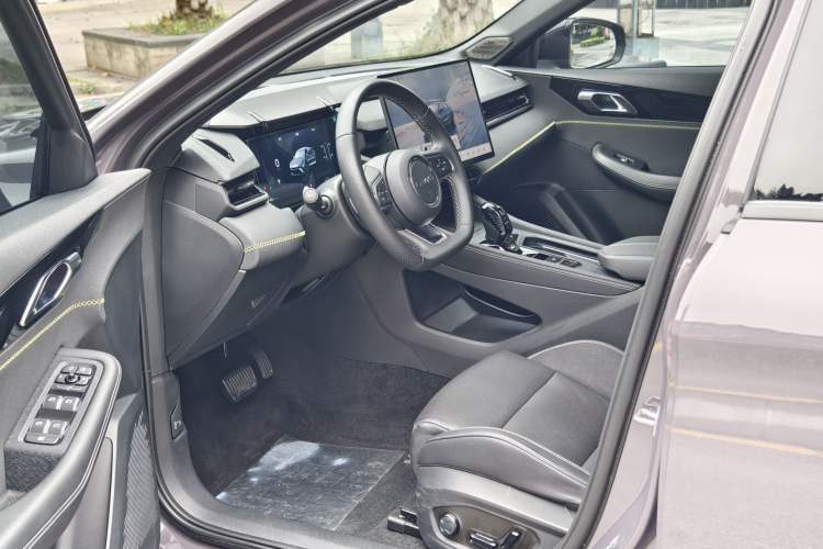 Used Lynk & Co 03 2025 2.0TD DCT Champion Edition Pro Interior 3