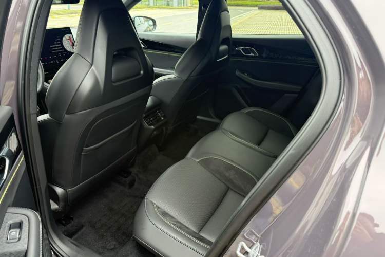 Used Lynk & Co 03 2025 1.5TD DCT Champion Edition Pro Interior 4