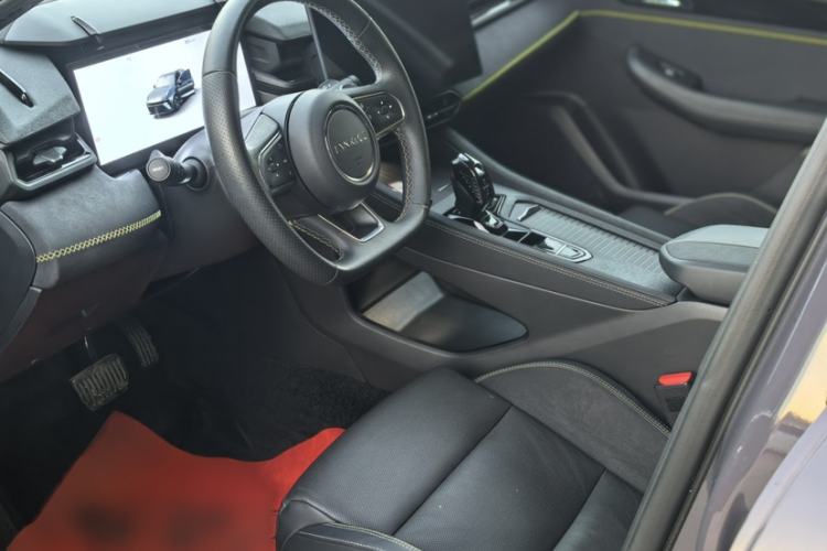 Used Lynk & Co 03 2025 1.5TD DCT Champion Edition Pro Interior 6