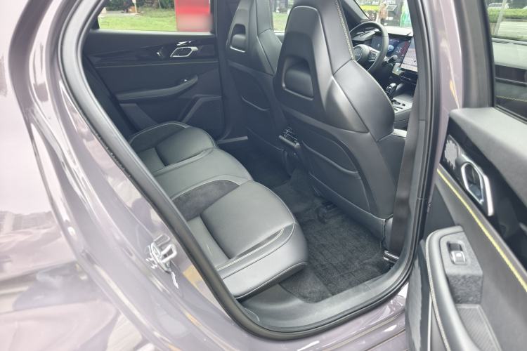 Used Lynk & Co 03 2025 2.0TD DCT Champion Edition Pro Interior 7