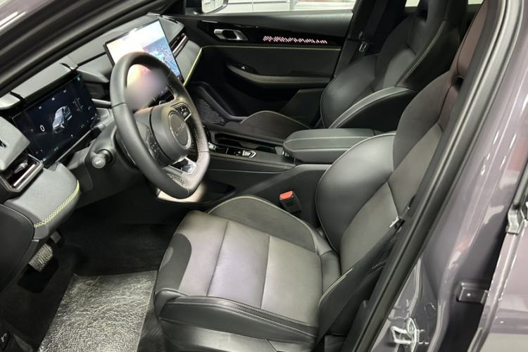 Used Lynk & Co 03 2025 1.5TD DCT Champion Edition Pro Left Front Seat